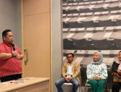 Ketua Kadin Sultra Beri Bonus Dana Tunai kepada Tim Penari Kolosal yang Tampil Memukau di Istana Negara